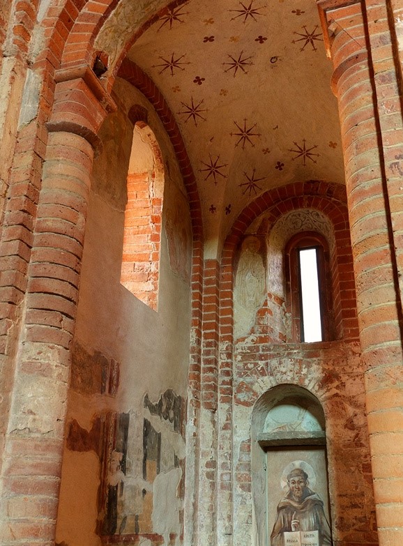 Chiesa Rossa dettaglio interno