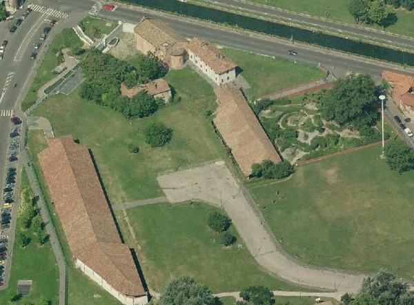 Complesso cascine area chiesa rossa, vista aerea