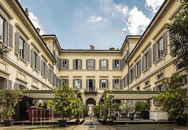 Palazzo Bovara, cortile