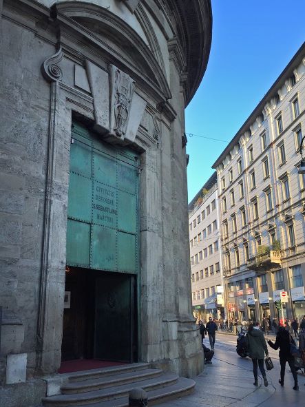 San Sebastiano, portale in bronzo