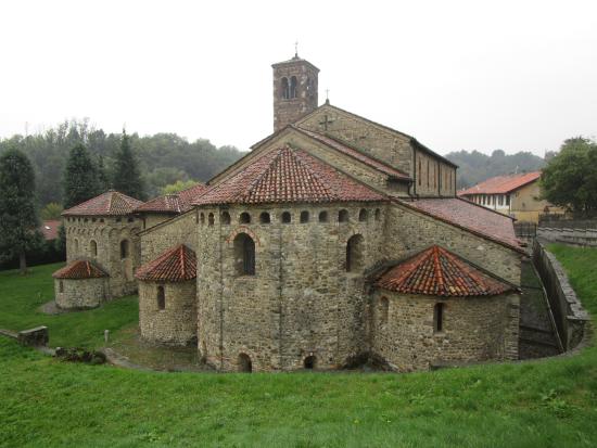 Basilica di Agliate - vista posteriore